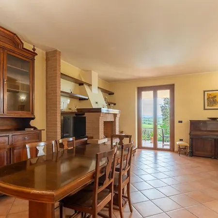 8 Bedroom Awesome In Gualdo Cattaneo Pg * 바스타르도