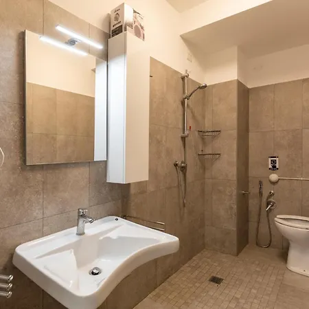 8 Bedroom Awesome In Gualdo Cattaneo Pg