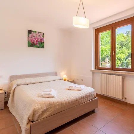 Cozy Home In Gualdo Cattaneo Pg Feriehus *