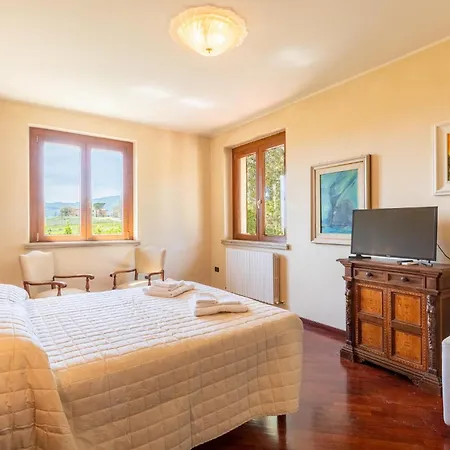 Feriehus Cozy Home In Gualdo Cattaneo Pg