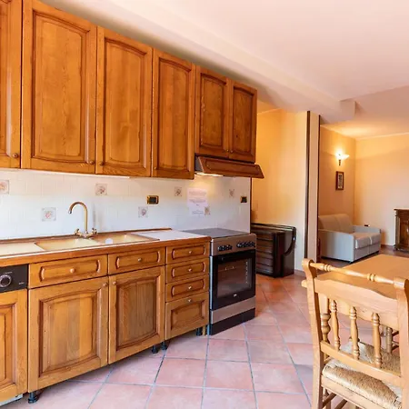Ferienhaus 8 Bedroom Awesome In Gualdo Cattaneo Pg *