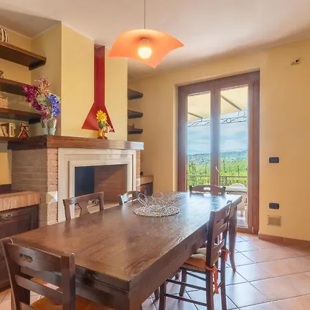 Cozy Home In Gualdo Cattaneo Pg Feriehus *