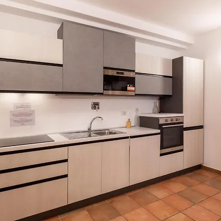 Holiday home 8 Bedroom Awesome In Gualdo Cattaneo Pg *