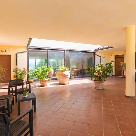 8 Bedroom Awesome In Gualdo Cattaneo Pg 펜션