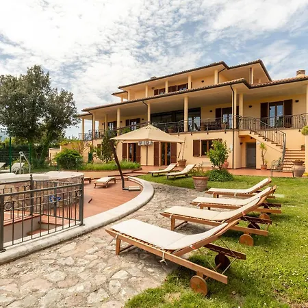 8 Bedroom Awesome In Gualdo Cattaneo Pg