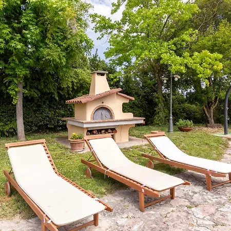 8 Bedroom Awesome In Gualdo Cattaneo Pg Bastardo