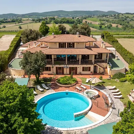 8 Bedroom Awesome In Gualdo Cattaneo Pg Ferienhaus Bastardo